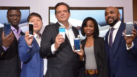 (L-r): Olumide Ojo, head, Business Development, Technology and Mobile, Brovo Kim, managing director, Emmanouil Revmatas, Director, Information Technology and Mobile, Ms Olajumoke Okikiolu, head, Product Marketing, Information Technology and Mobile, all of Samsung Electronics West Africa, and Samsung Electronics Brand Ambassador, Banky W at the official launch of the Samsung Galaxy S6 smartphones in Lagos on Friday.